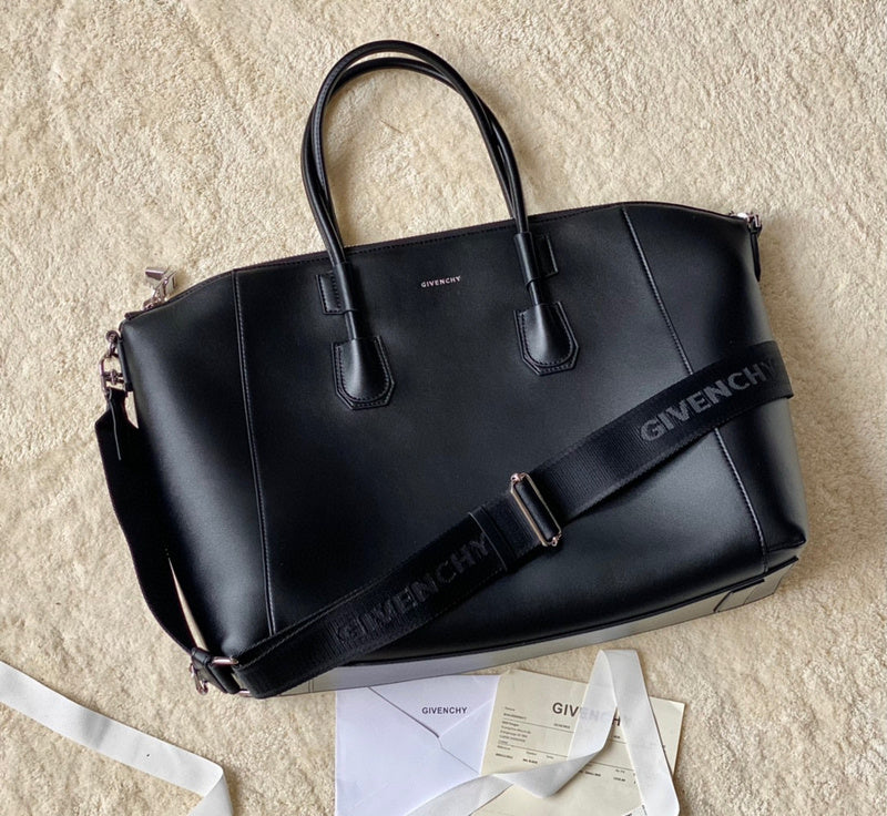MC-GIVENCHY-517