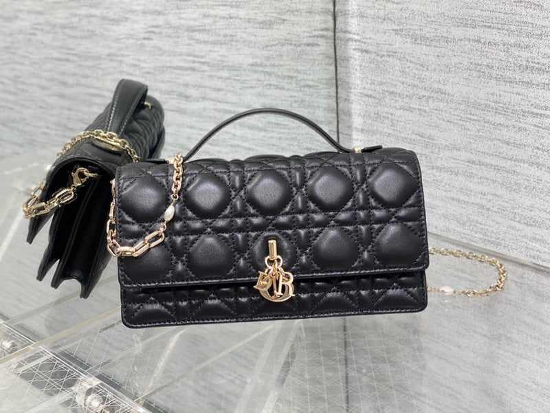MC-Christian Dior-3613