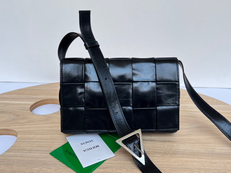 MC-Bottega Veneta-2070