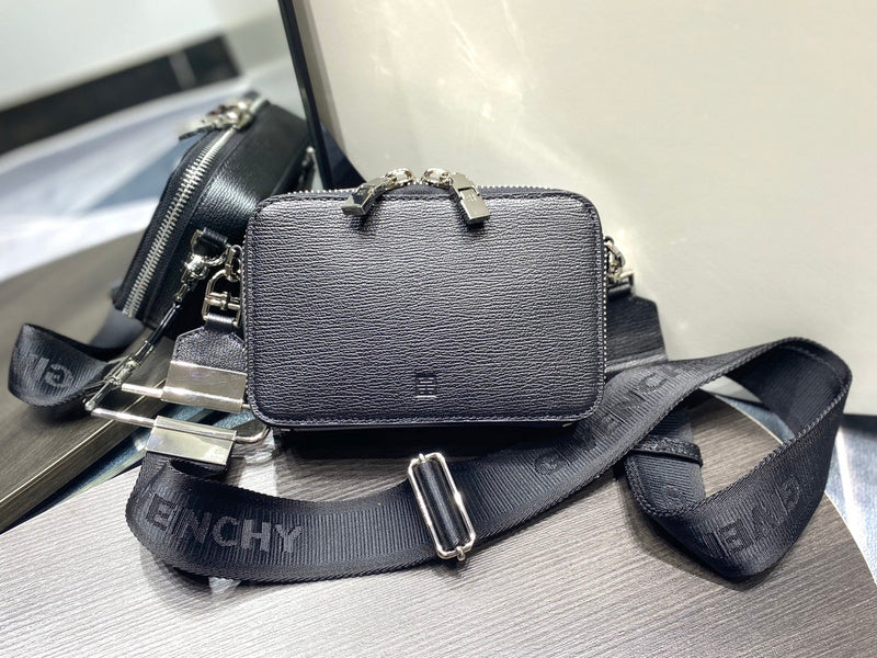MC-GIVENCHY-531