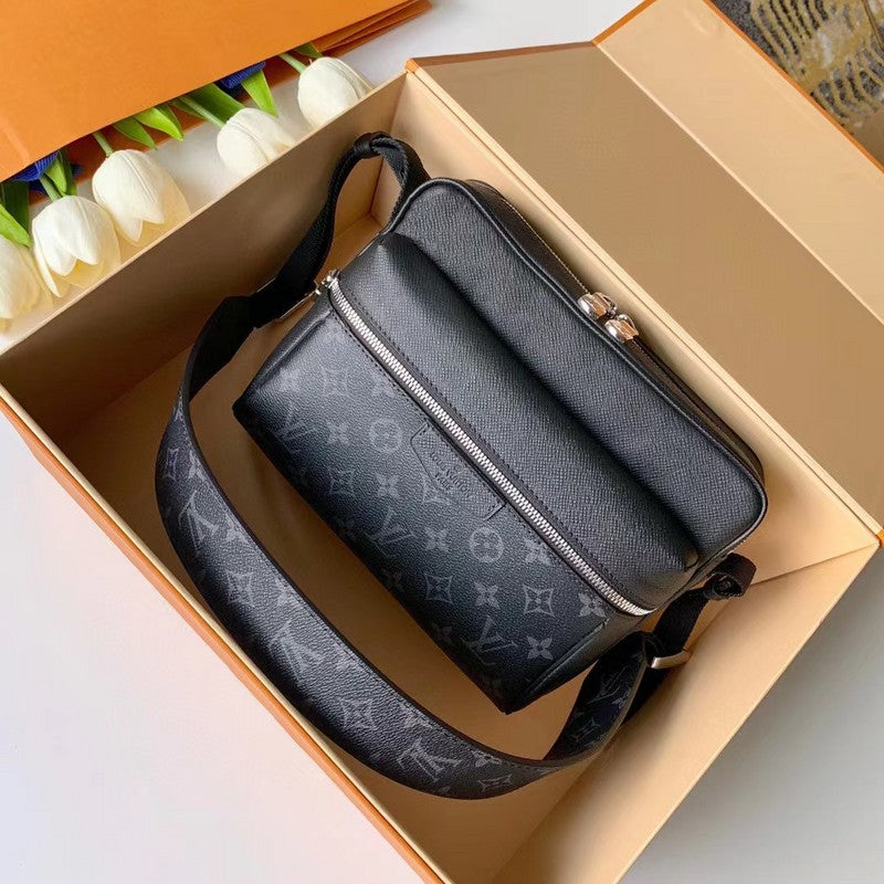 MC-LV-Bags-4026