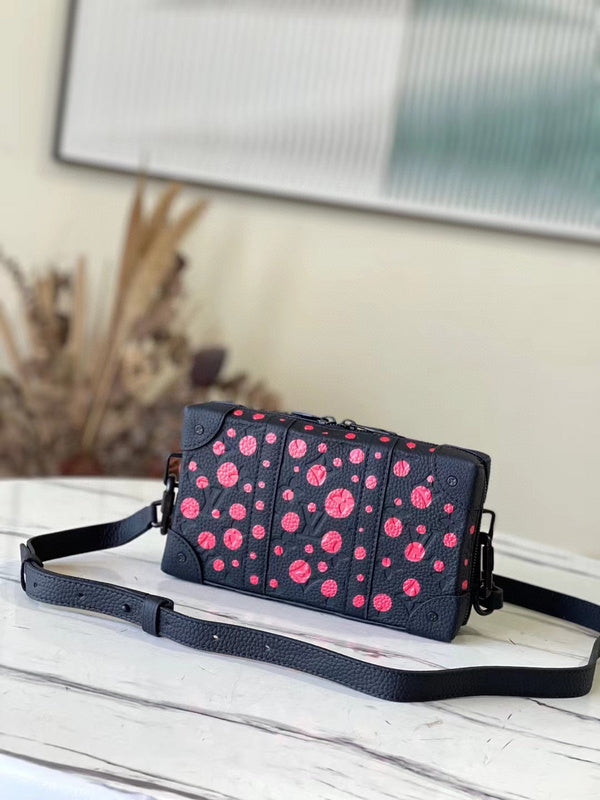 MC-LV-Bags-4029