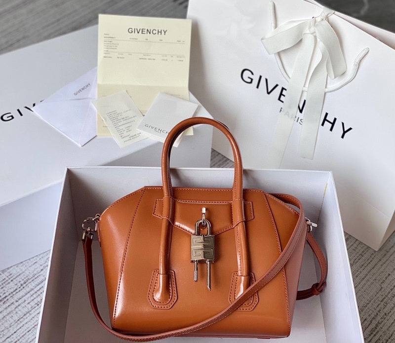 MC-GIVENCHY-533