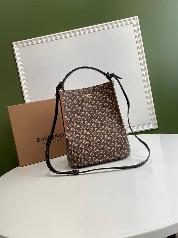 MC-Burberry-549