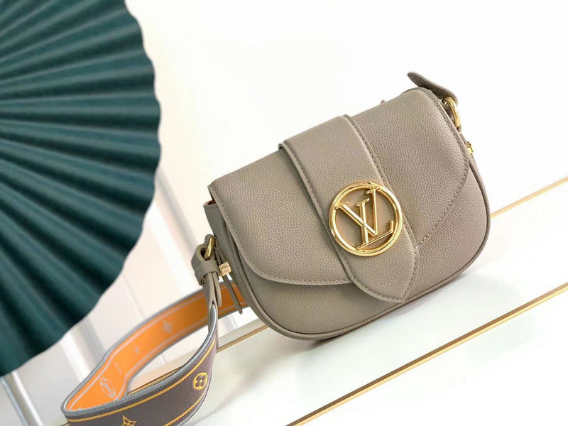 MC-LV-Bags-4044