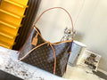 MC-LV-Bags-4046