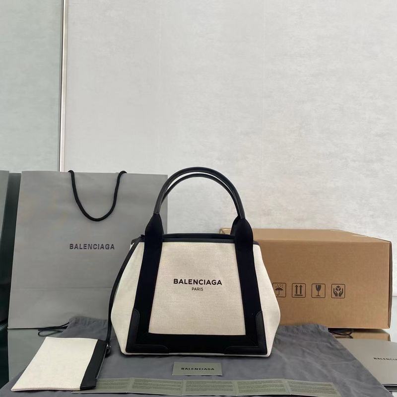 MC-Balenciaga-1590