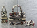 MC-Christian Dior-3681