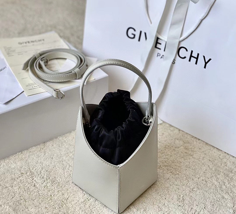 MC-GIVENCHY-538