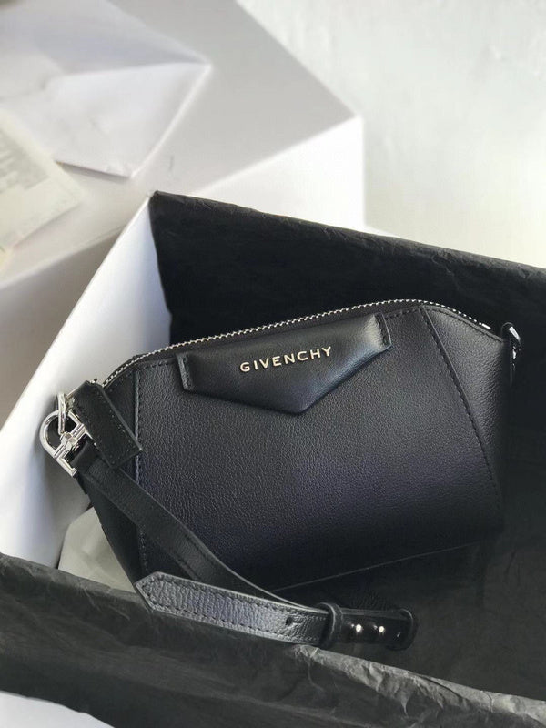 MC-GIVENCHY-539
