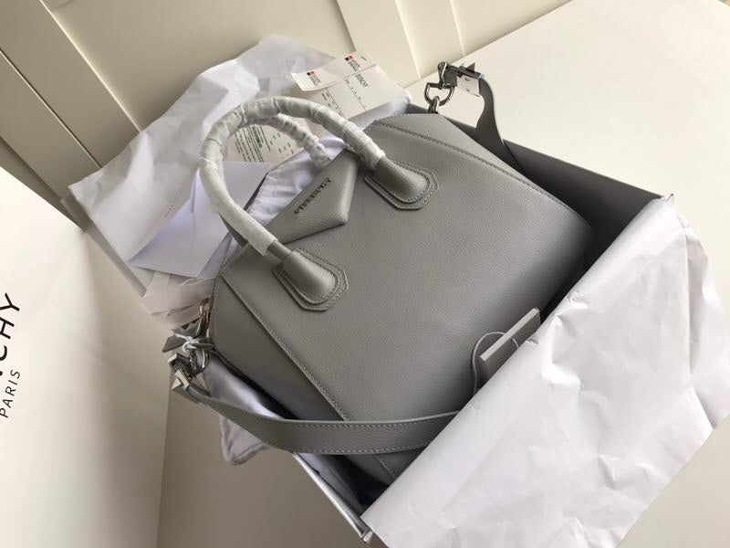 MC-GIVENCHY-540