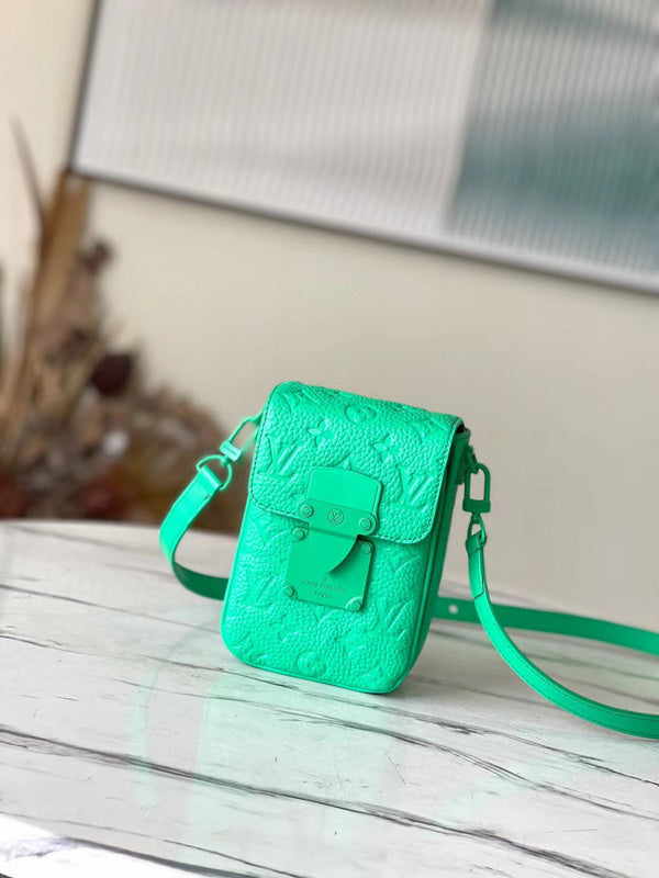 MC-LV-Bags-4071