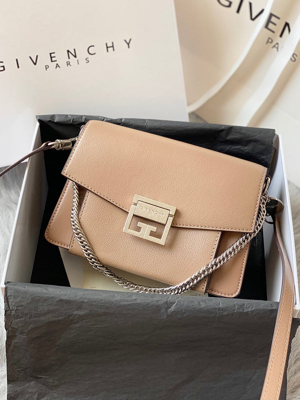 MC-GIVENCHY-542