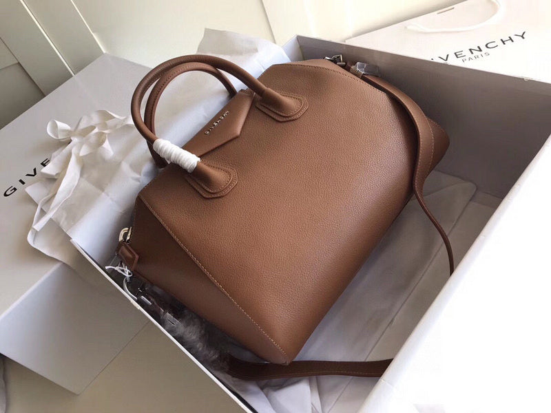 MC-GIVENCHY-543