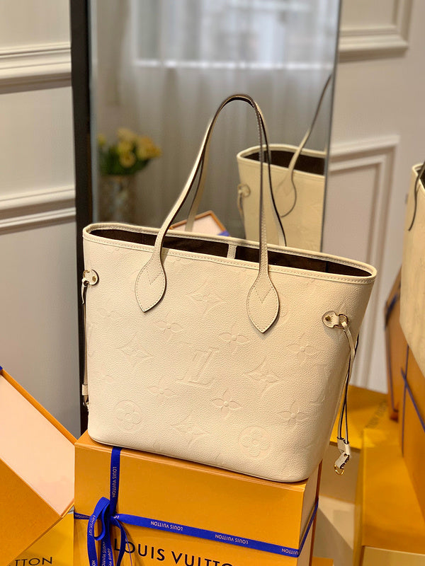 MC-LV-Bags-4096
