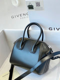 MC-GIVENCHY-544
