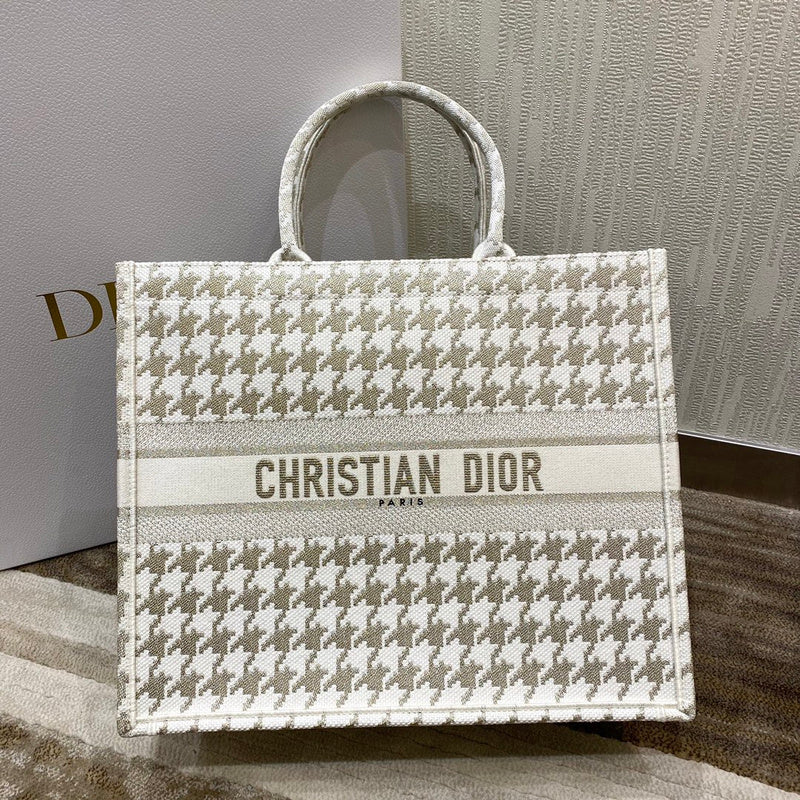 MC-Christian Dior-3769