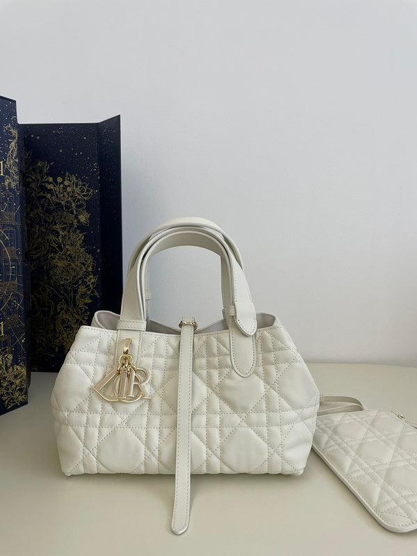 MC-Christian Dior-3778