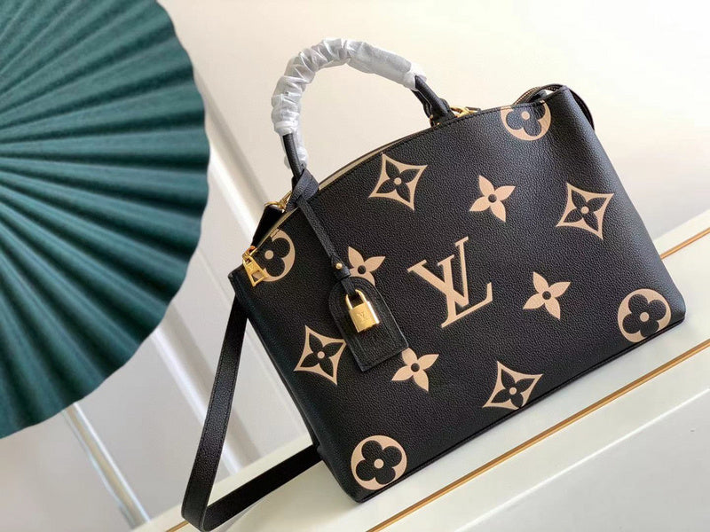 MC-LV-Bags-4180