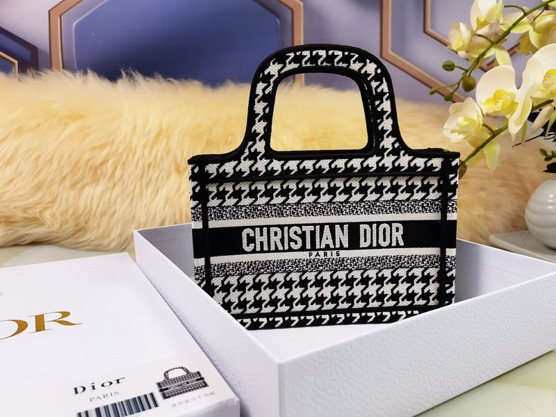 MC-Christian Dior-3826