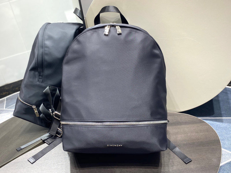MC-GIVENCHY-562