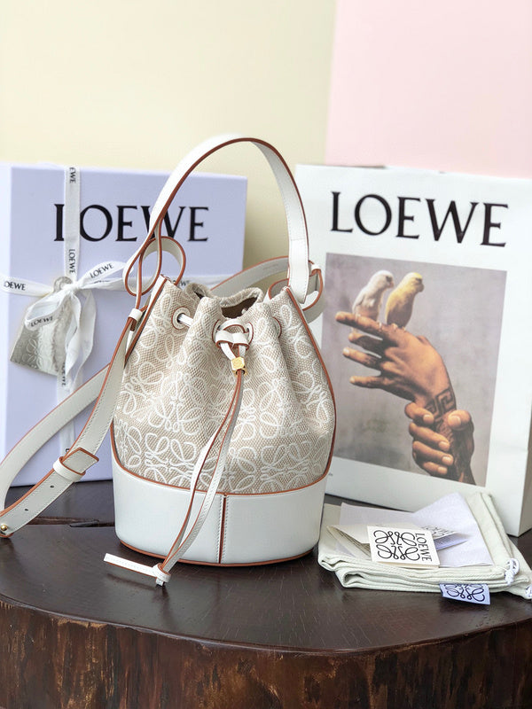 MC-Loewe-1095