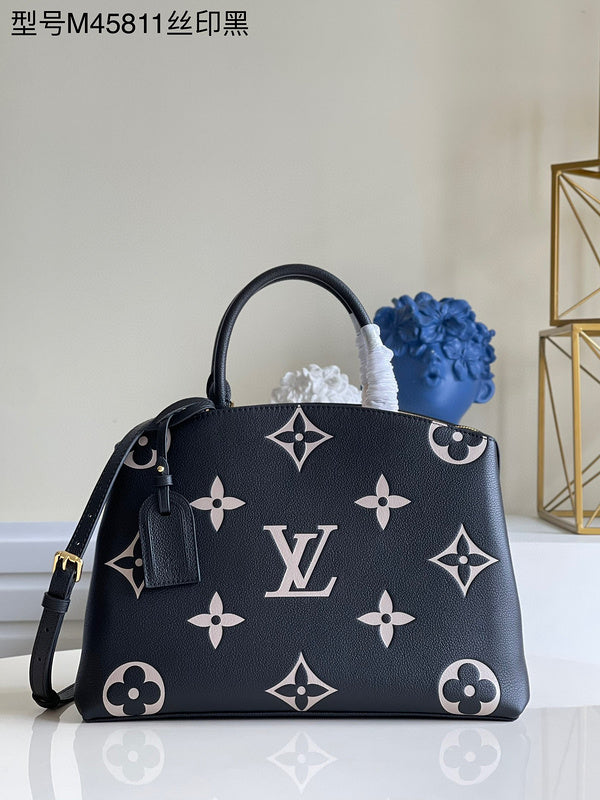 MC-LV-Bags-4247