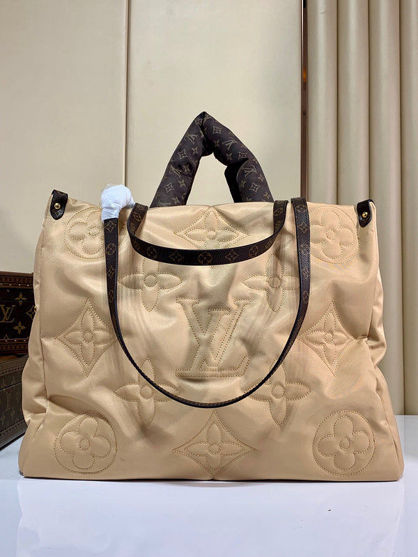 MC-LV-Bags-4252
