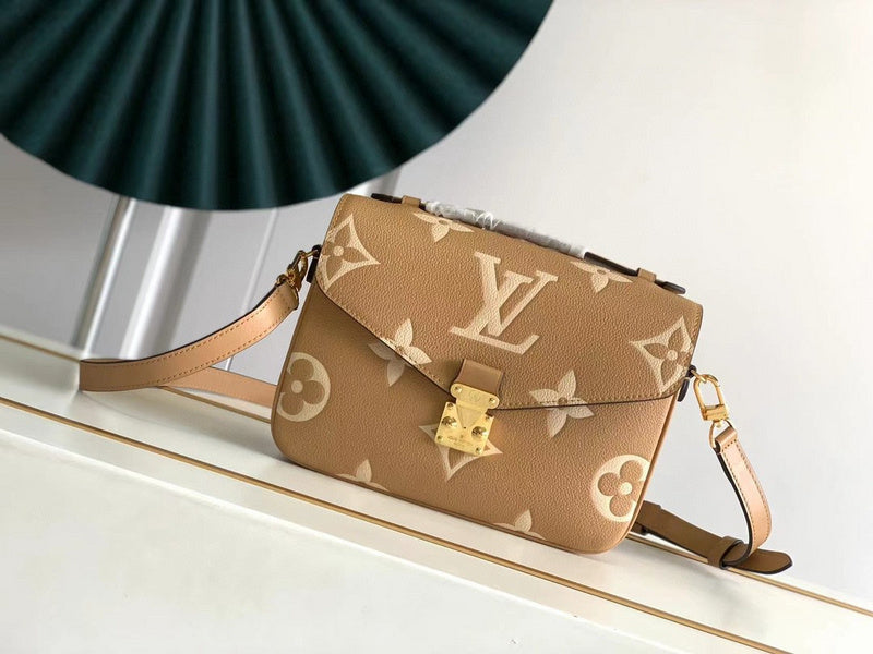 MC-LV-Bags-4258