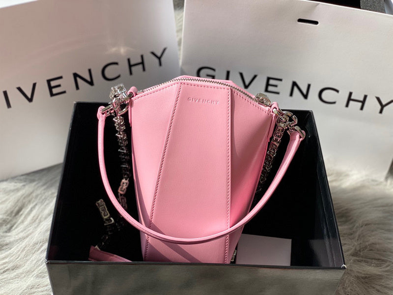 MC-GIVENCHY-568