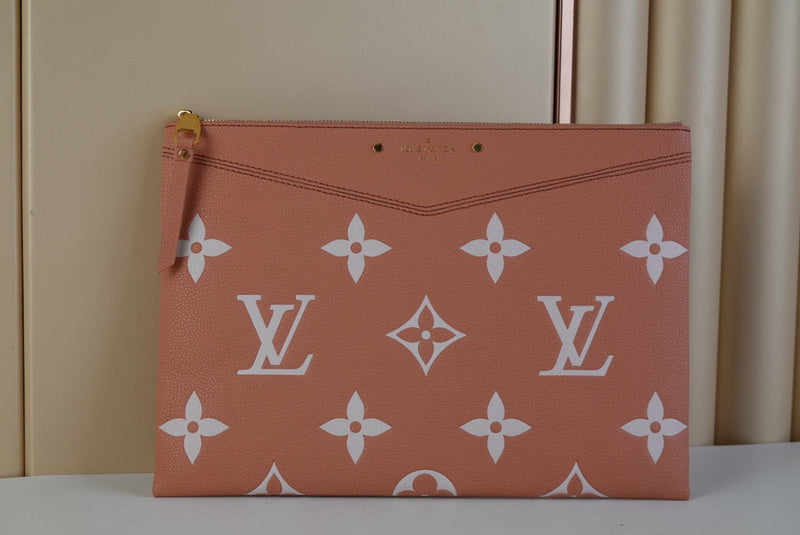 MC-LV-Bags-4312