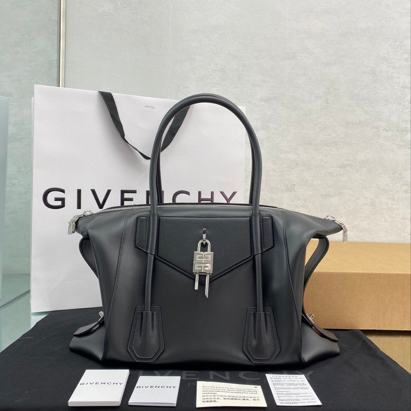 MC-GIVENCHY-573