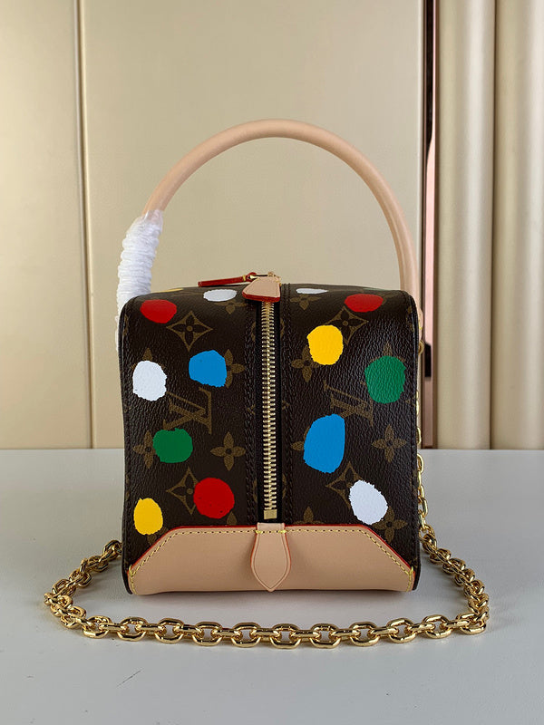 MC-LV-Bags-4315