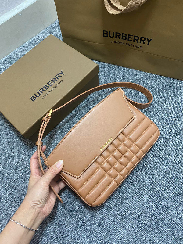 MC-Burberry-590