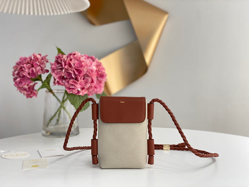 MC-Chloe-225