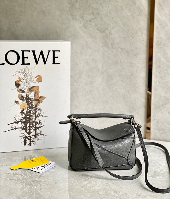 MC-Loewe-1123