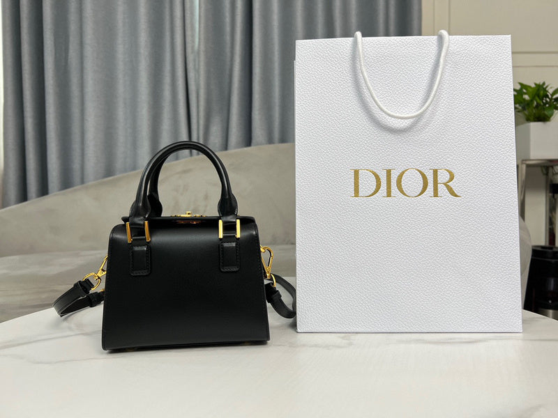 MC-Christian Dior-4020