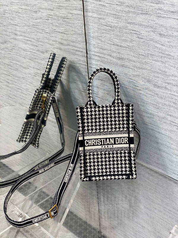 MC-Christian Dior-4025