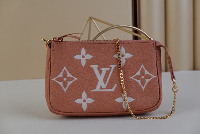 MC-LV-Bags-4444