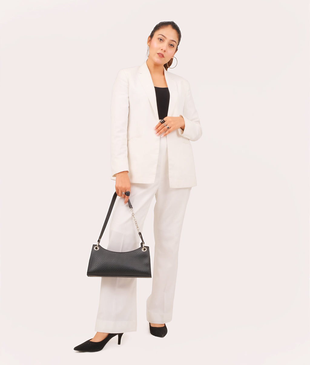 Z.B - Black weaved elongated chain handle purse