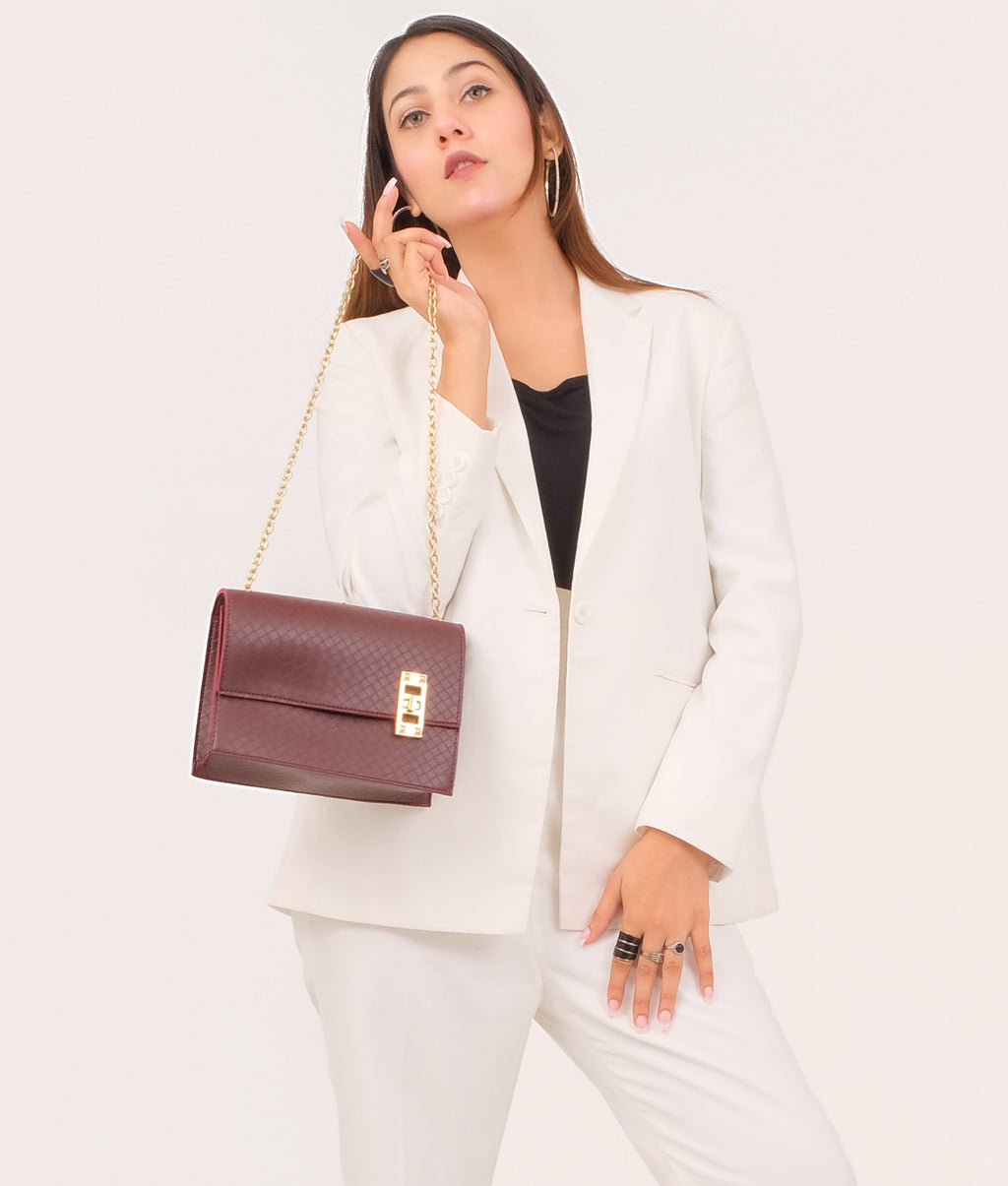Z.B - Burgundy weaved chain shoulder bag with twist lock