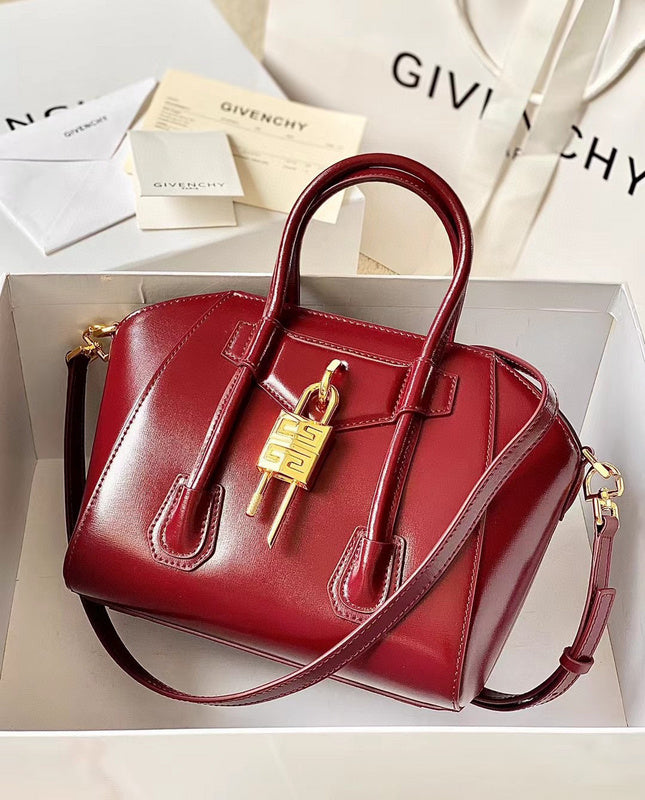 MC-GIVENCHY-590