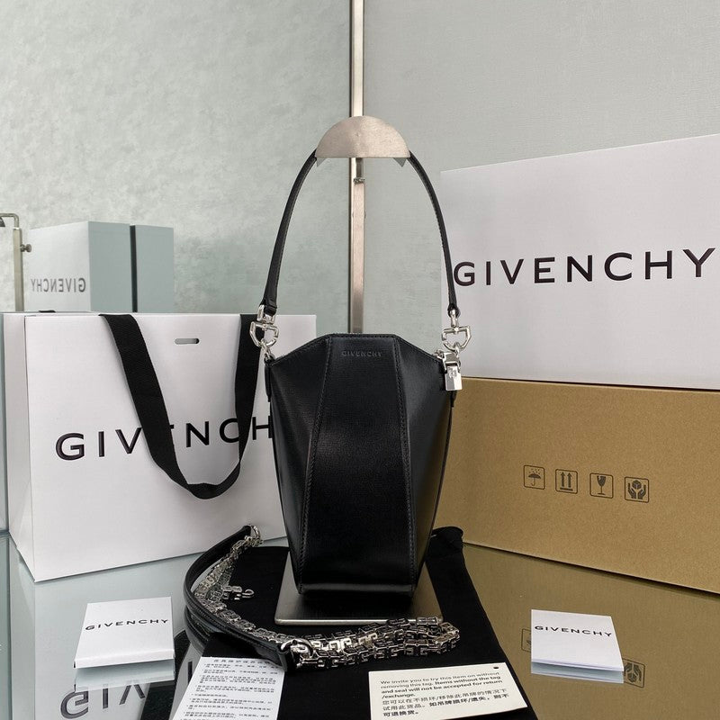 MC-GIVENCHY-598