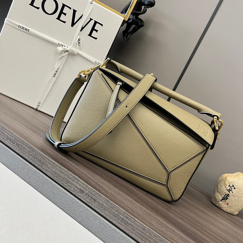 MC-Loewe-1182