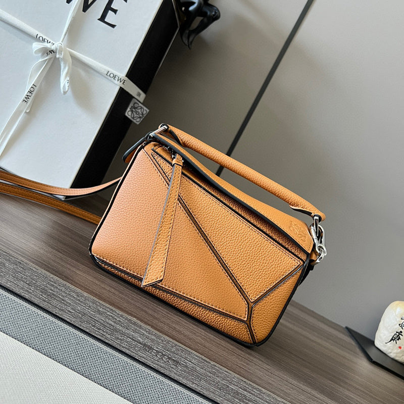 MC-Loewe-1189