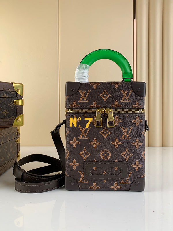 MC-LV-Bags-4630