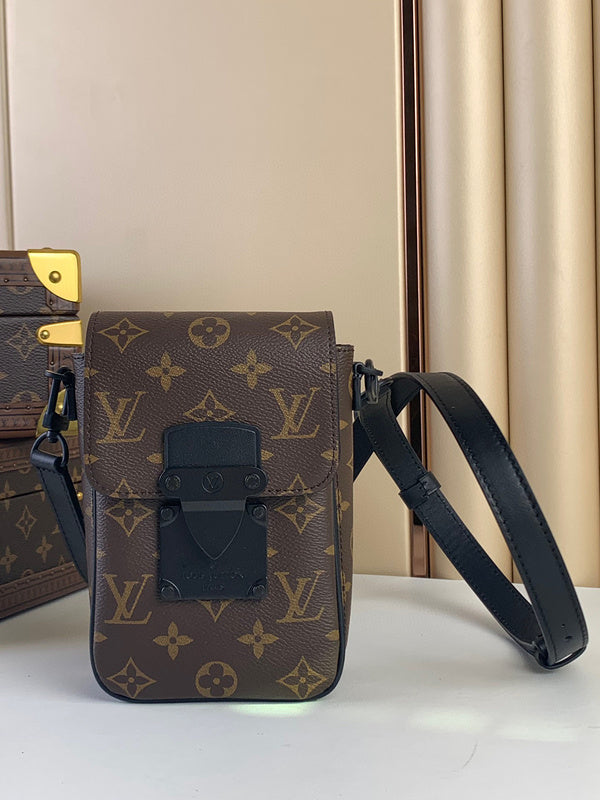 MC-LV-Bags-4635