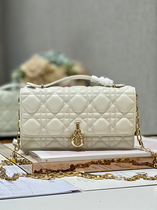 MC-Christian Dior-4244