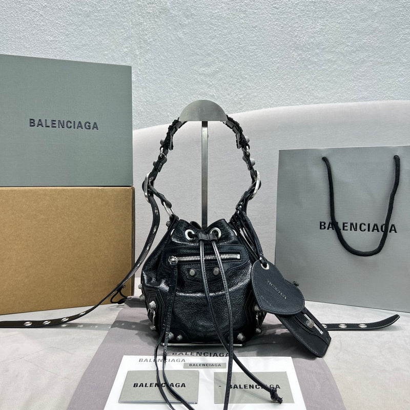 MC-Balenciaga-1850