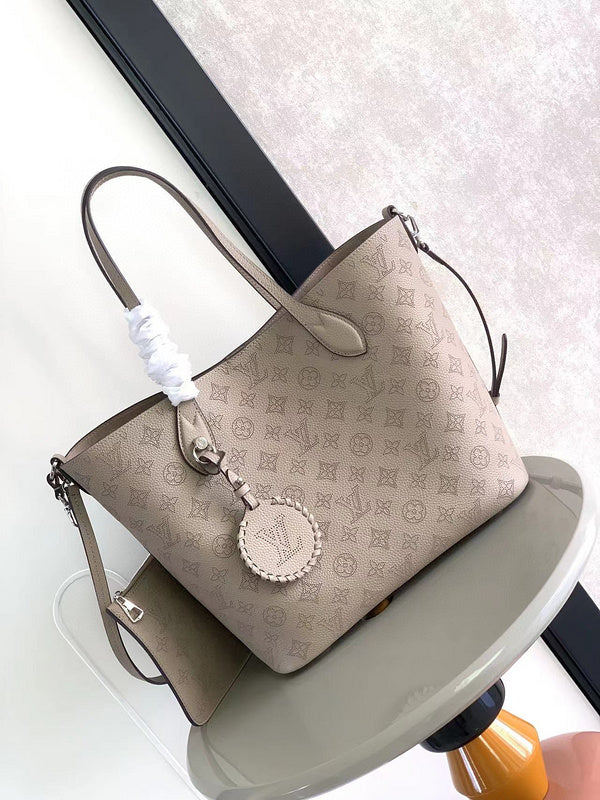 MC-LV-Bags-4740